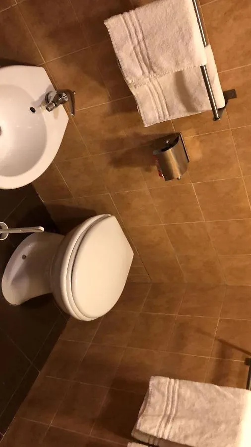 نابولي Hotel Cesare Rosaroll 14 فندق مبيت وإفطار